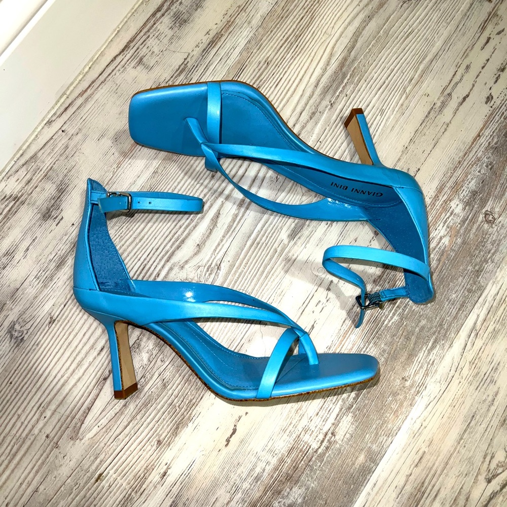 Brand New Gianni Bini Sandal Size 8